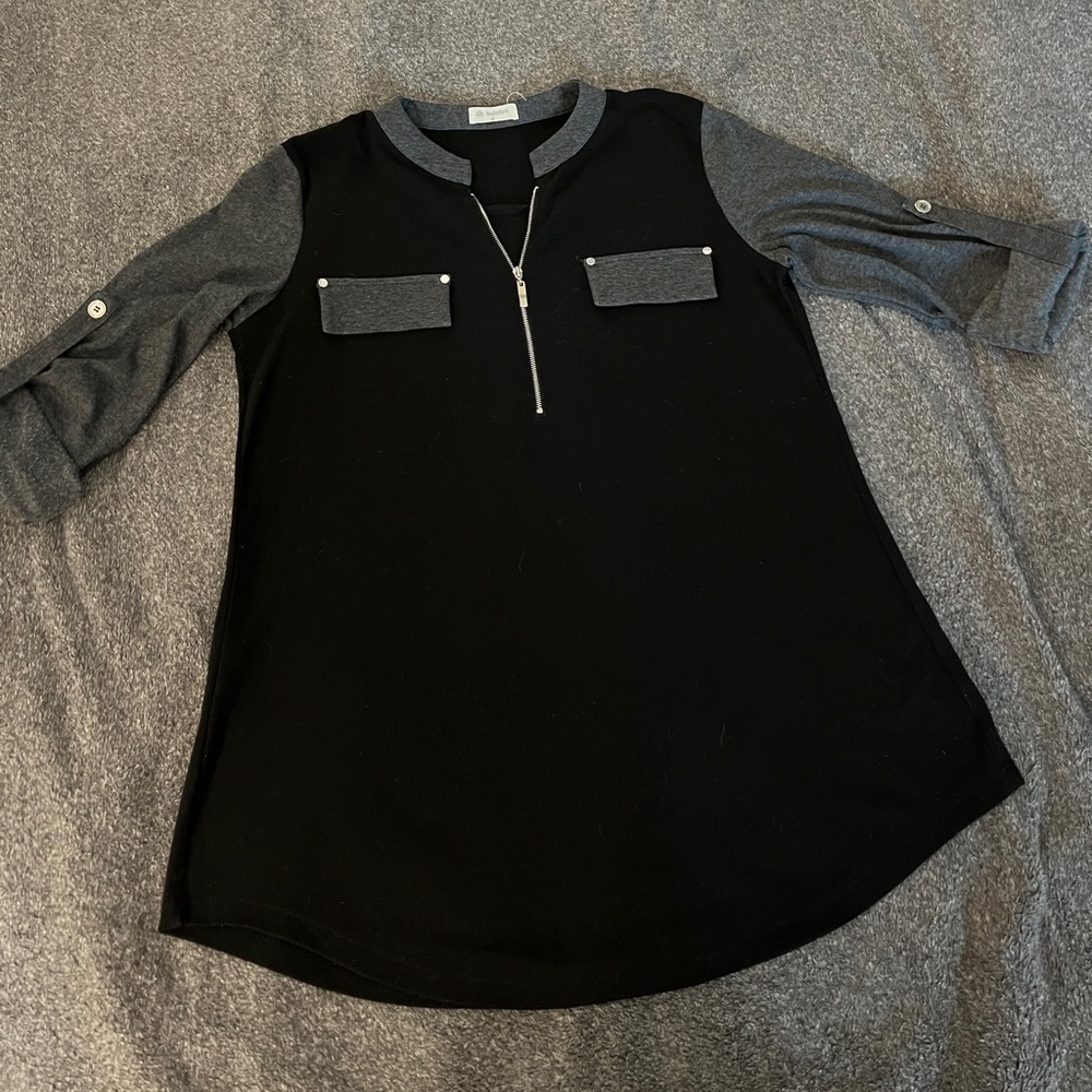 Bulotus Grey Sleeved Black Blouse with Silver Zipper